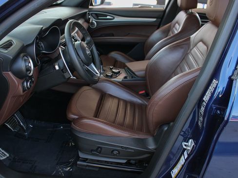 Used 2019 Alfa Romeo Stelvio Ti Sport w/ Quick Order Package 22S Sport AWD/4WD image 14