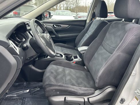 Used 2016 Nissan Rogue S image 19