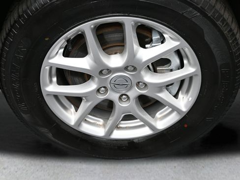 Used 2024 Chrysler Pacifica Touring-L FWD image 25