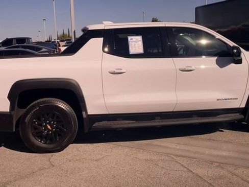 Certified 2026 Chevrolet Silverado EV LT image 9