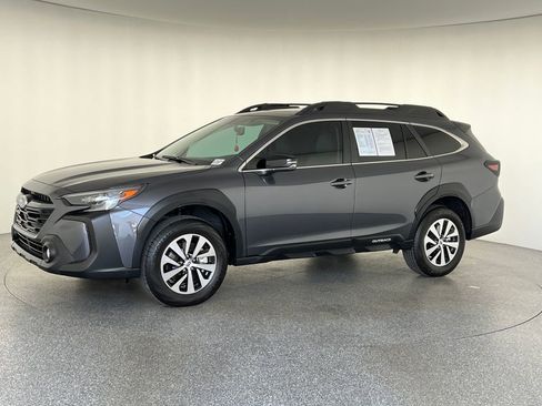 Certified 2025 Subaru Outback Premium w/ Popular Package #1A image 9