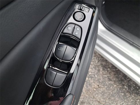 Used 2024 Nissan Altima 2.5 SR w/ SR Premium Package image 13