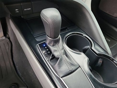 Used 2019 Toyota Camry LE image 29