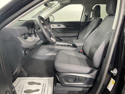 Used 2026 Ford Explorer Active AWD/4WD image 10
