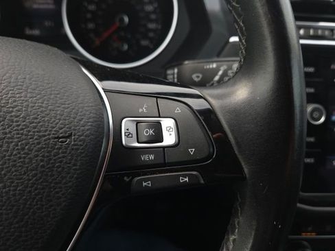 Used 2019 Volkswagen Tiguan SE image 36