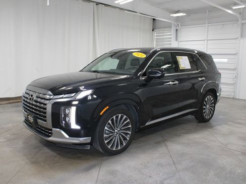 Used 2024 Hyundai Palisade Calligraphy image 4