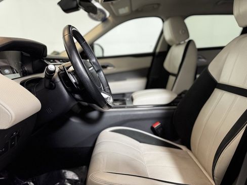 Used 2022 Land Rover Range Rover Velar S image 12