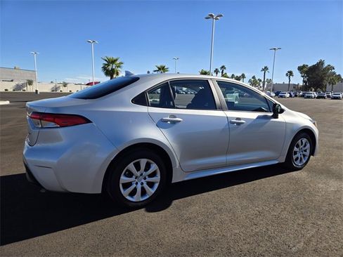 Certified 2025 Toyota Corolla LE image 4