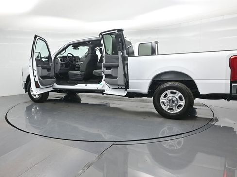 New 2026 Ford F350 XLT image 28