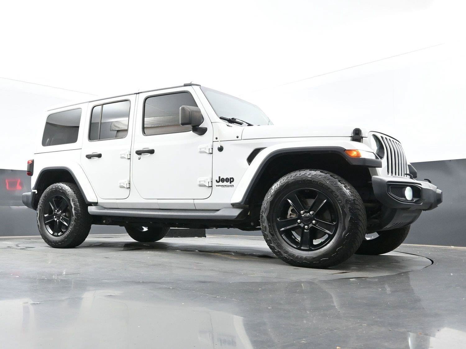 Used 2020 Jeep Wrangler Unlimited Sahara AWD/4WD image 35