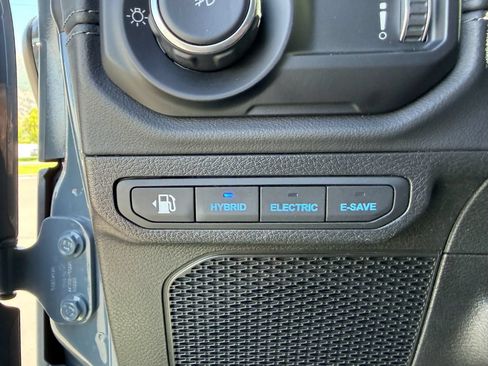 Used 2024 Jeep Wrangler Unlimited Rubicon 4xe AWD/4WD image 15