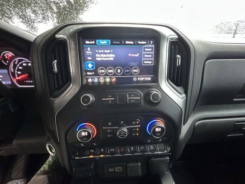 Used 2020 Chevrolet Silverado 1500 LT Trail Boss image 17