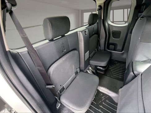 Used 2024 Nissan Frontier SV RWD image 25