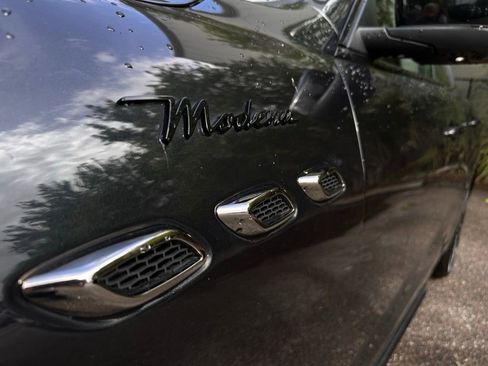 Used 2023 Maserati Levante Modena image 2