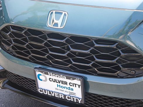 Used 2025 Honda HR-V EX-L image 6