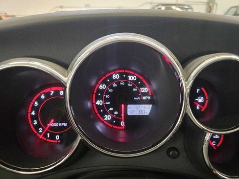 Used 2007 Pontiac Vibe w/ Sun And Sound Package FWD image 17