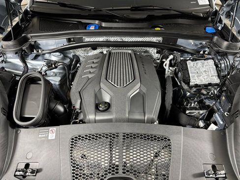 New 2026 Porsche Macan image 41