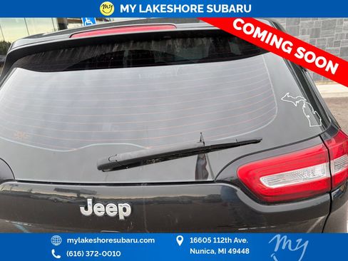 Used 2014 Jeep Cherokee Sport AWD/4WD image 4