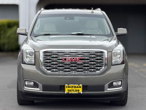 Used 2018 GMC Yukon Denali w/ Open Road Package AWD/4WD image 18
