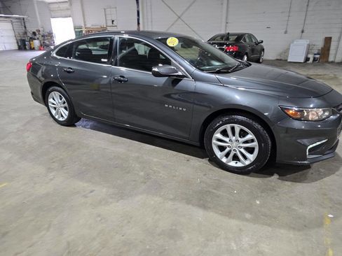 Used 2017 Chevrolet Malibu LT w/ Leather Package image 18