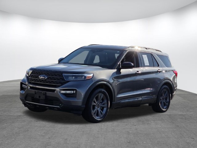 Certified 2022 Ford Explorer XLT w/ Equipment Group 202A RWD image 7