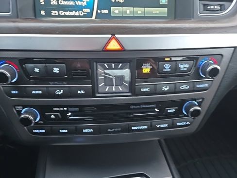 Used 2017 Genesis G80 3.8 w/ Option Group 03 image 28