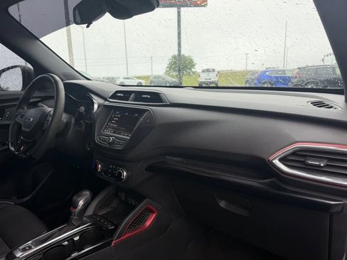 Used 2022 Chevrolet TrailBlazer RS FWD image 13