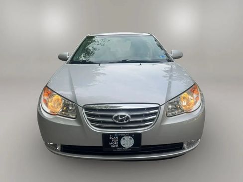 Used 2010 Hyundai Elantra GLS FWD image 2