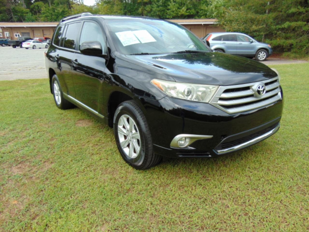 Used 2012 Toyota Highlander SE w/ Tow Pkg AWD/4WD image 2