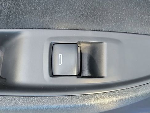 Used 2017 Chevrolet Volt Premier w/ Driver Confidence II Package FWD image 17