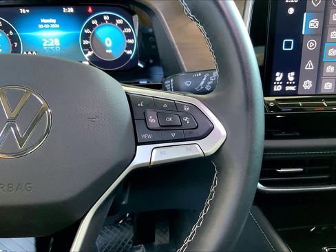 Used 2024 Volkswagen Atlas SE image 25