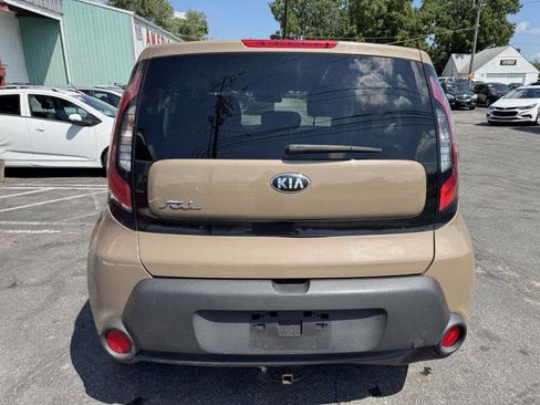 Used 2015 Kia Soul image 4
