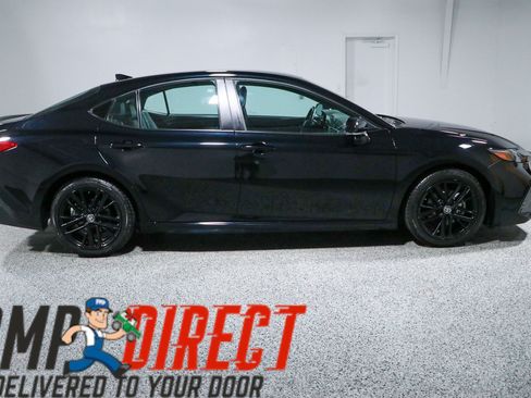 Used 2025 Toyota Camry SE w/ Convenience Package FWD image 6