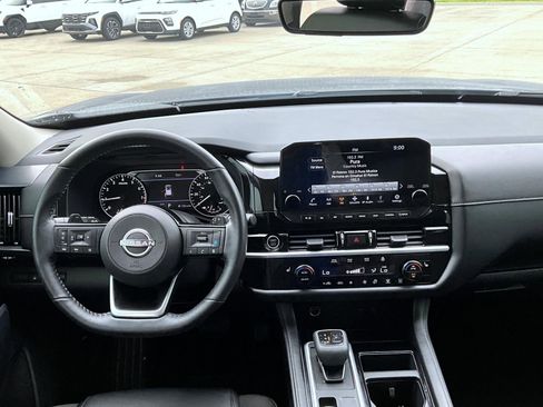 Used 2023 Nissan Pathfinder SL image 13