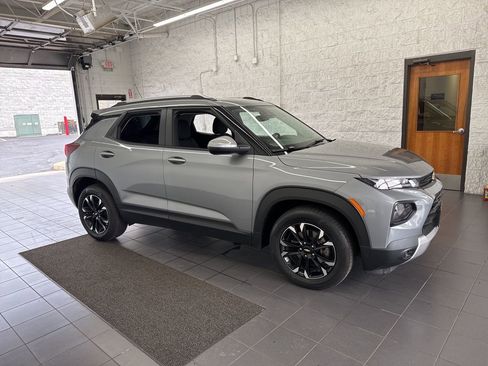 Used 2023 Chevrolet TrailBlazer LT image 1