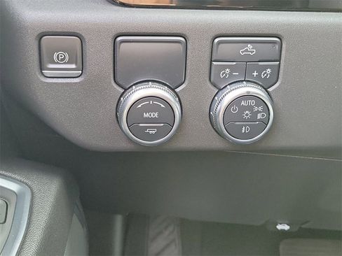Used 2023 GMC Sierra 1500 Elevation image 18