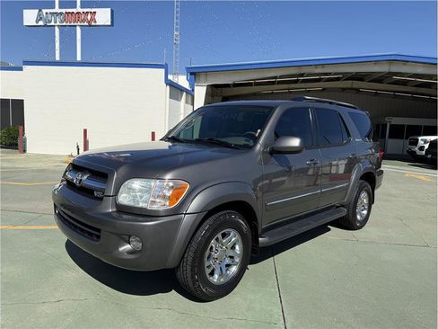 Used 2006 Toyota Sequoia Limited RWD image 2