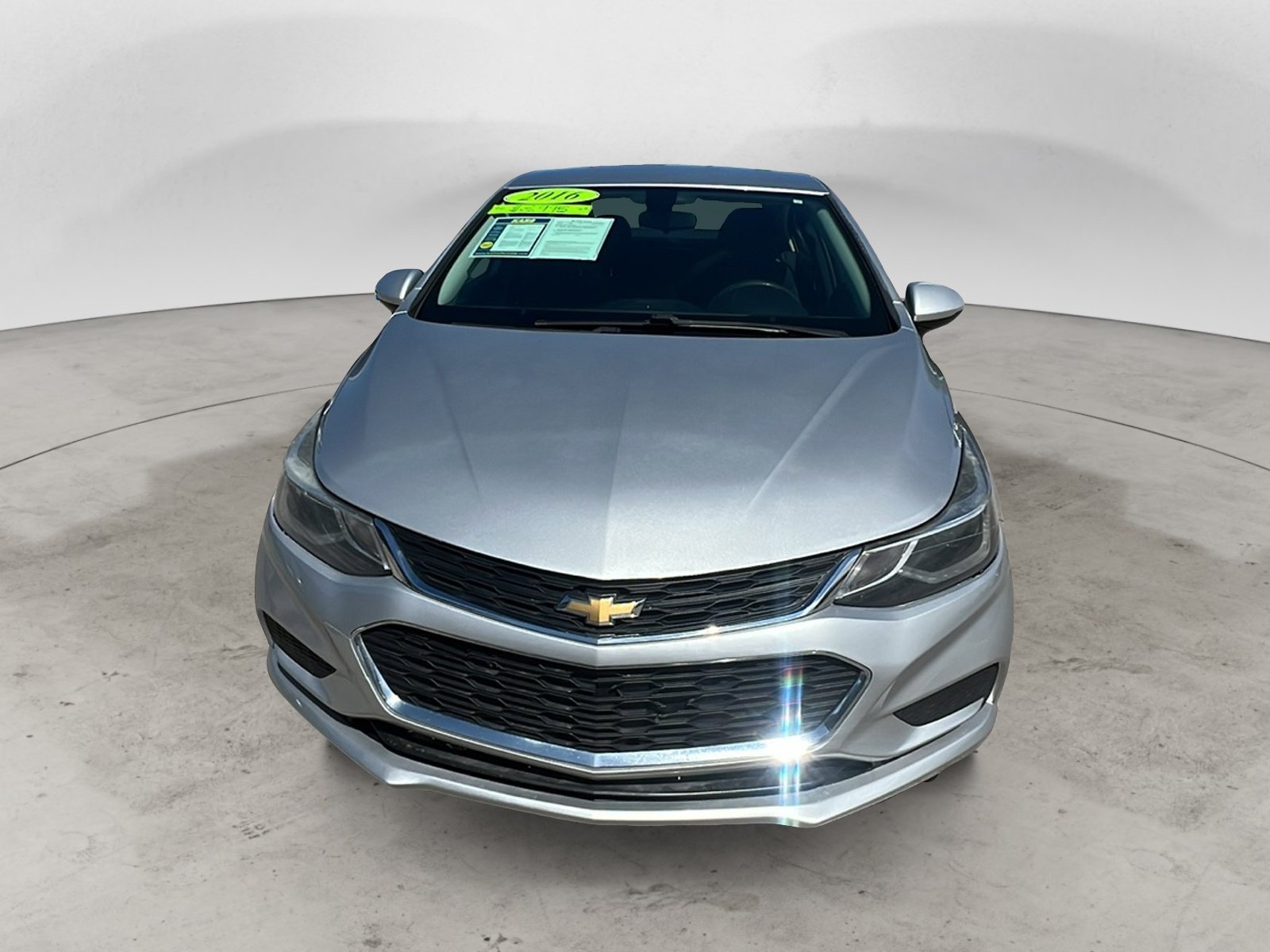 Used 2016 Chevrolet Cruze LT w/ Convenience Package FWD image 2