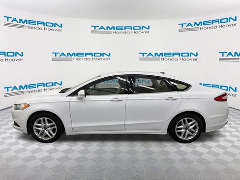 Used 2016 Ford Fusion SE FWD image 2