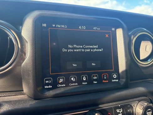 Used 2023 Jeep Gladiator Overland image 33