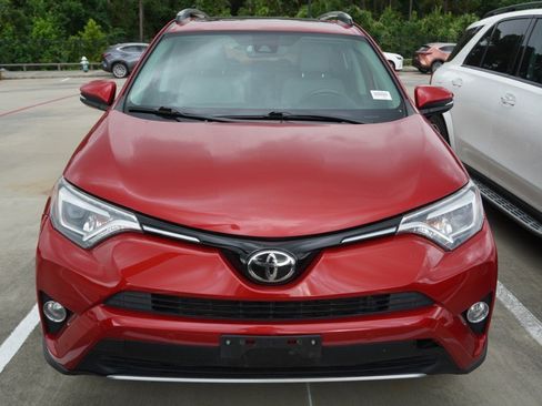 Used 2017 Toyota RAV4 Limited FWD image 2