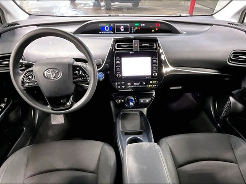 Used 2021 Toyota Prius L Eco image 15