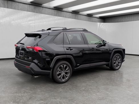 Used 2025 Toyota RAV4 XLE Premium w/ Weather Package AWD/4WD image 7