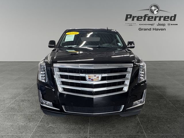 Used 2018 Cadillac Escalade ESV Luxury AWD/4WD image 12