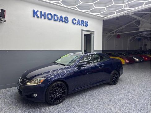 Used 2011 Lexus IS 250C image 2