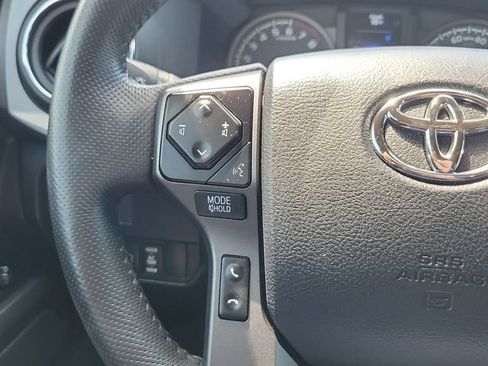 Certified 2023 Toyota Tacoma TRD Off-Road AWD/4WD image 20