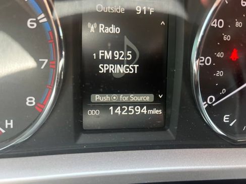 Used 2016 Toyota RAV4 XLE FWD image 10