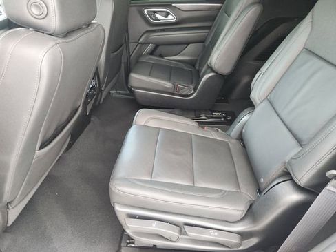 Used 2024 Chevrolet Tahoe Z71 w/ Luxury Package image 28