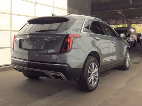 Used 2022 Cadillac XT5 Premium Luxury w/ Technology Package AWD/4WD image 2