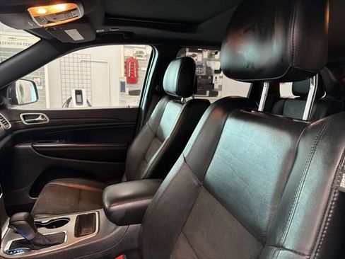 Used 2019 Jeep Grand Cherokee Altitude image 16